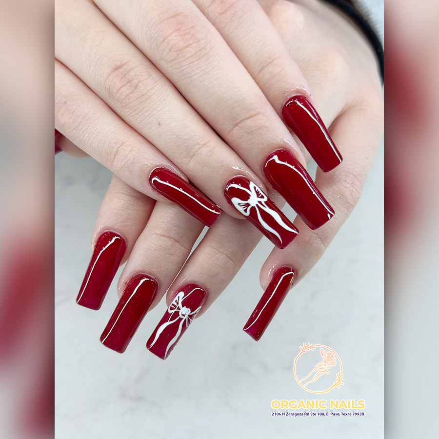 Festive Nail Colors for Christmas & Tips for Long-Lasting, Shiny Nails!